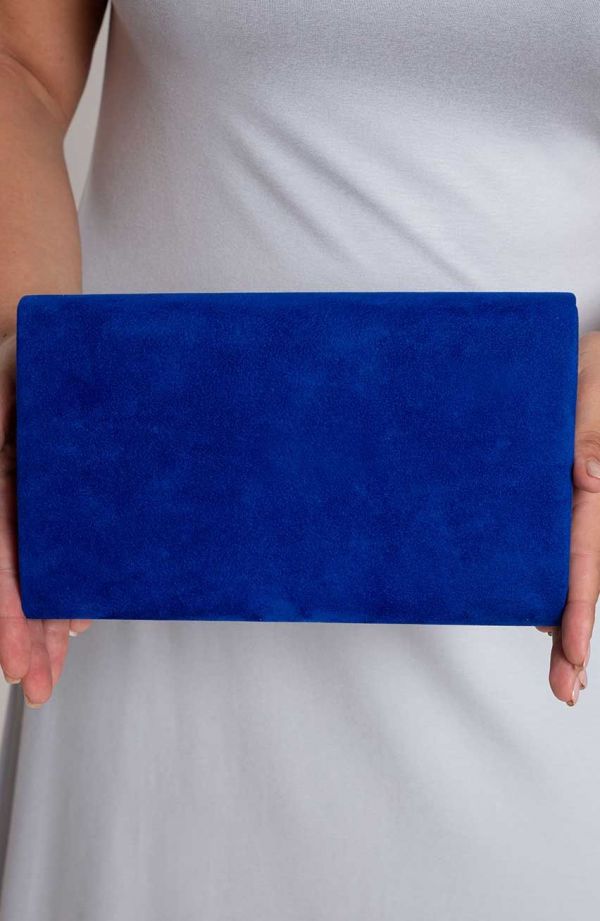 Aksamitna kopertówka w niebieskim kolorze
