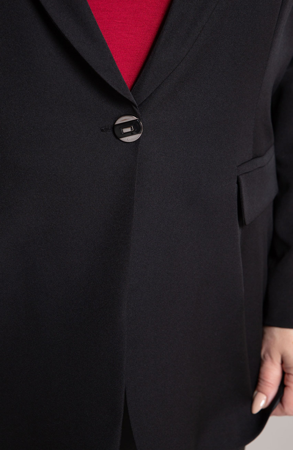 Čierne elegantné podšité sako