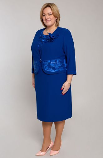 Formálny oblek v nevädzovo modrej farbe