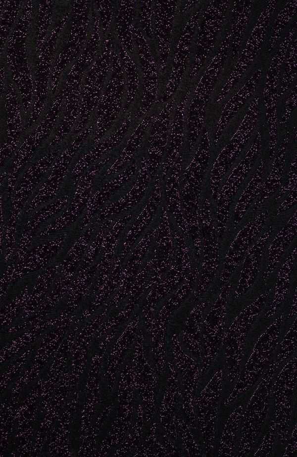 Čierna súprava s fialovými trblietavými vlnami