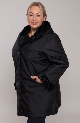 Čierna dlhá bunda s kapucňou a umelou kožušinou