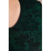Zelené čipkované šaty s čiernymi kvetmi