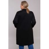 Čierny kabát s vreckami