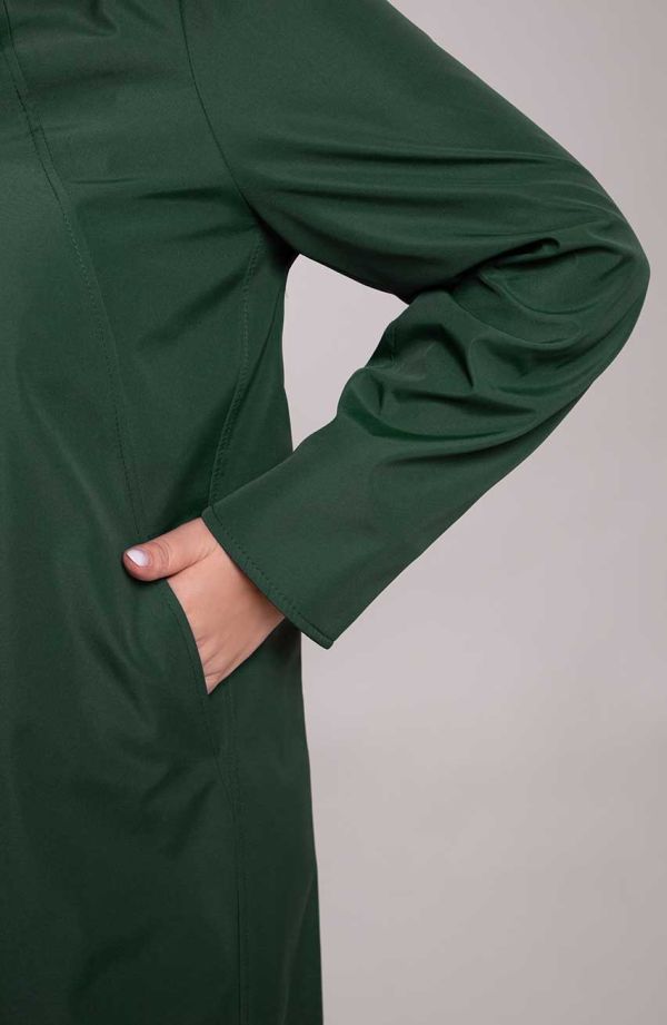 Elegantný kabát v zelenej farbe