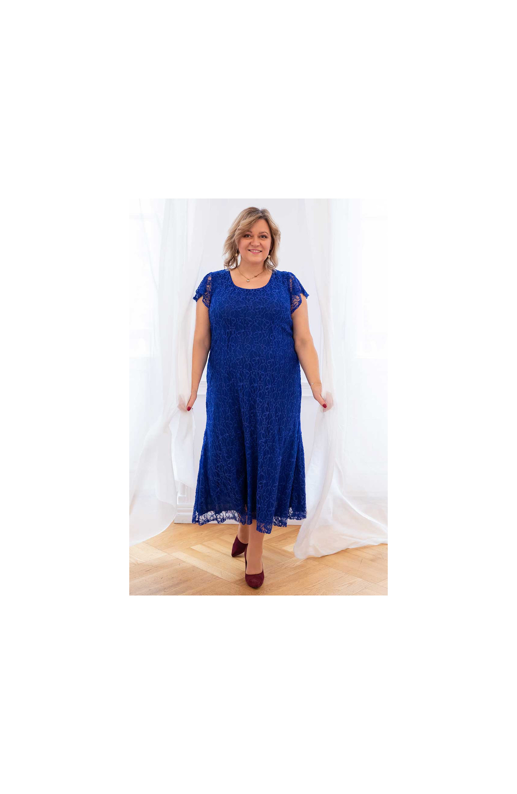 Dlhé nevädzovo modré trapézové šaty s krátkym rukávom pre moletky | Módne veľké veľkosti