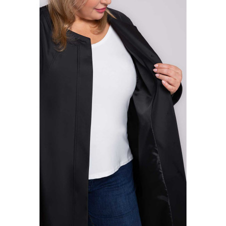 Elegantný čierny kabát