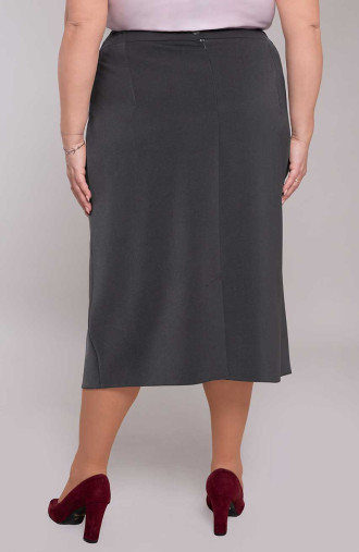 Klasická sivá sukňa s prešívaním