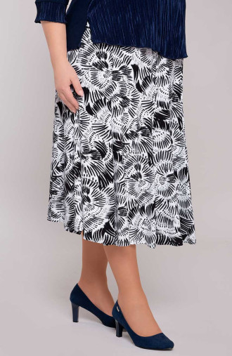 Čierna sukňa s bielymi vzormi