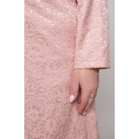 Ružový kabát so vzorom