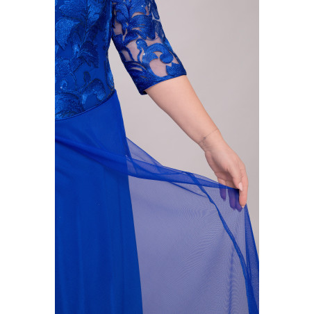 Nevädovo modré šaty so saténovou čipkou
