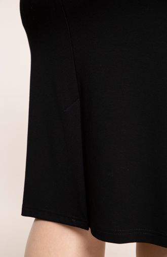 Klasická rovná čierna sukňa