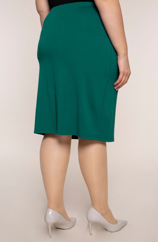 Klasická rovná sukňa v zelenej farbe