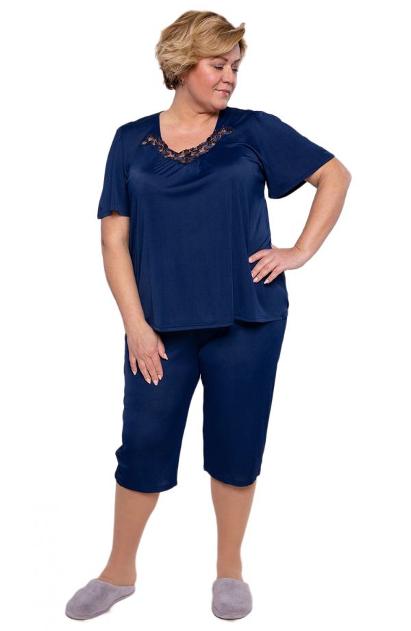 Pyžamo v námorníckej modrej farbe s čipkou vo výstrihu