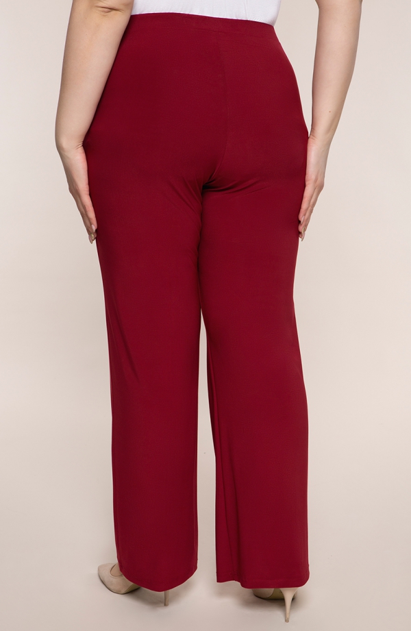 Wizytowe spodnie plus size dla puszystych w kolorze czerwonego wina
