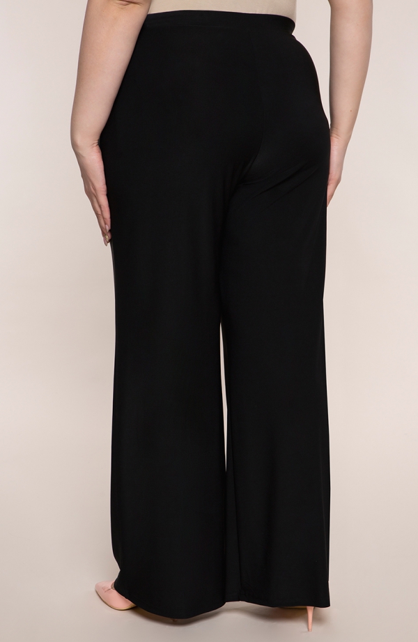 Wizytowe spodnie plus size dla puszystych w czarnym kolorze