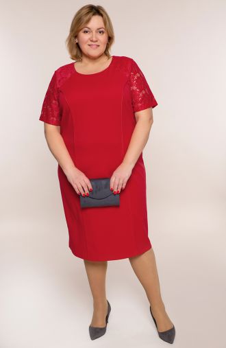 Červené šaty s čipkovanými rukávmi