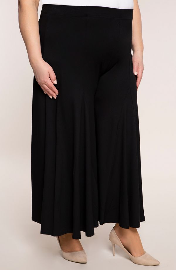 Čierne úpletové sukňové nohavice
