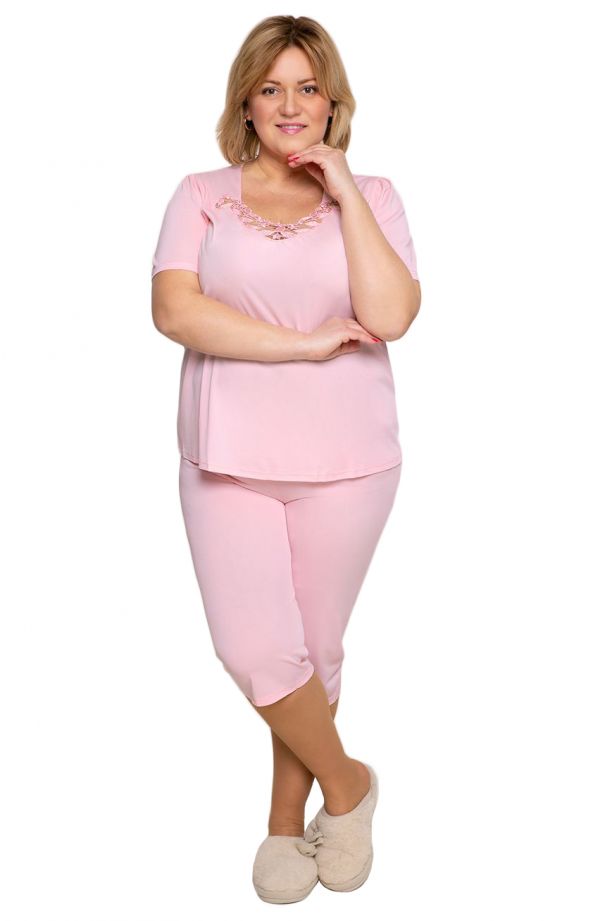 Ružové pyžamo s čipkou vo výstrihu