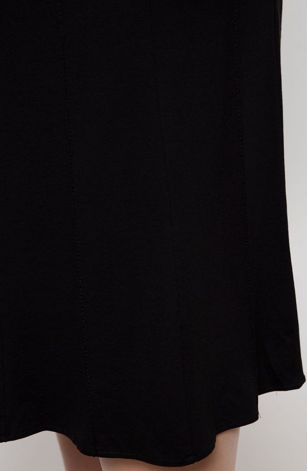 Čierna rozšírená sukňa