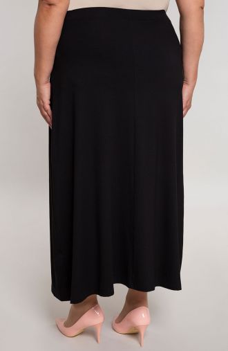 Maxi sukňa v klasickej čiernej farbe